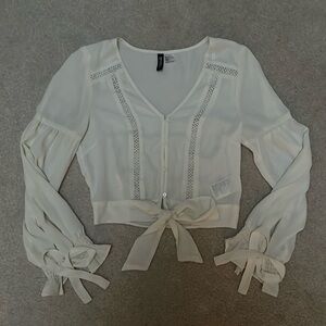 Bohemian blouse with ribbons